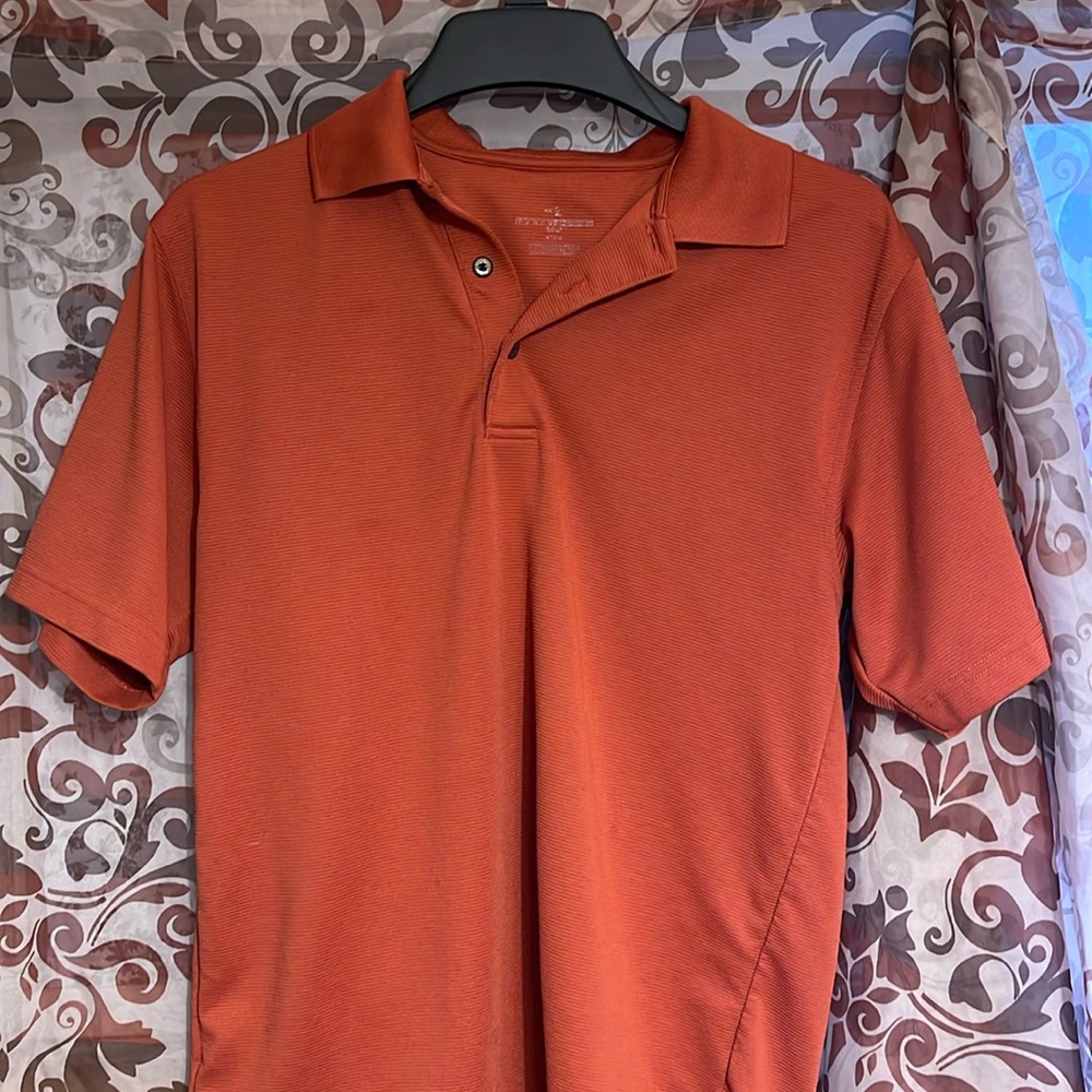 Rust colored Men’s polo shirt